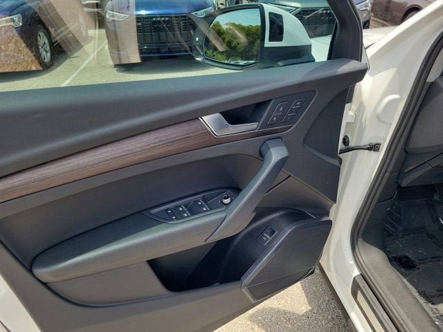 2023 Audi Q5 40 Premium