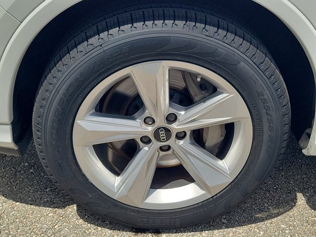 2023 Audi Q7 45 Premium