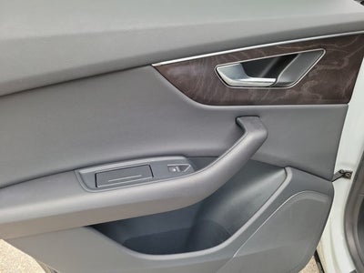 2023 Audi Q8 55 Premium