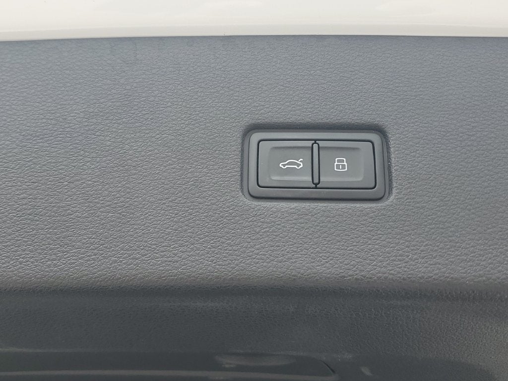 2023 Audi Q8 55 Premium quattro