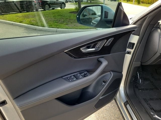 2025 Audi Q8 55 Premium Plus