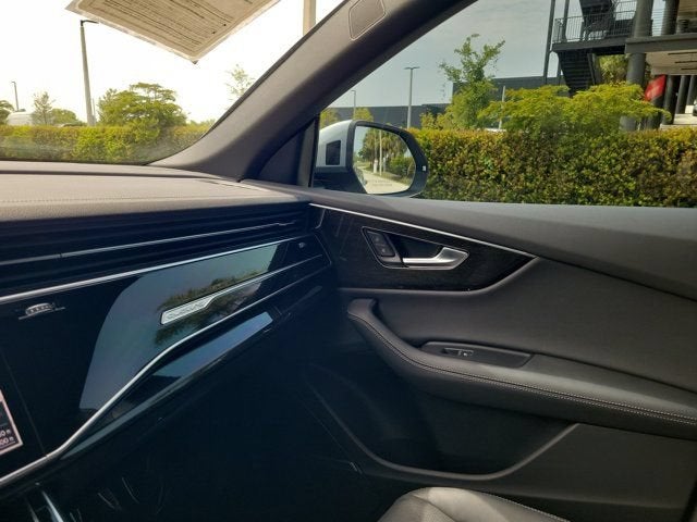 2025 Audi Q8 55 Premium Plus