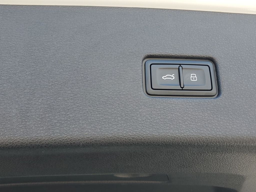 2023 Audi Q8 55 Premium Plus quattro