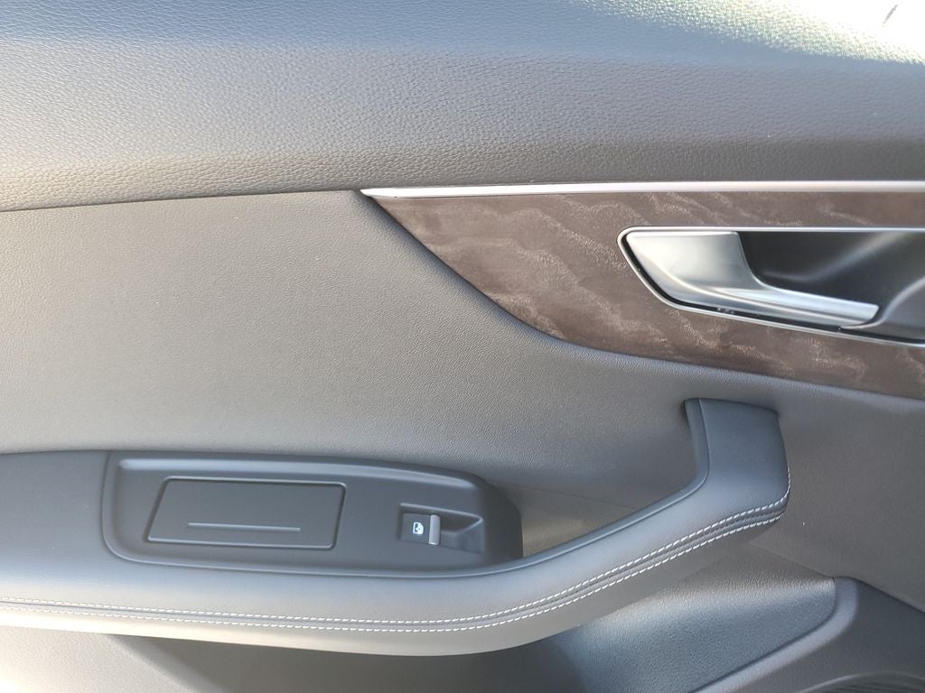 2023 Audi Q8 55 Premium Plus quattro