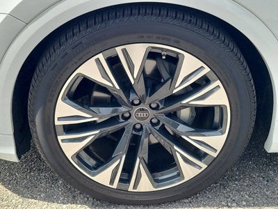 2025 Audi Q8 55 Prestige
