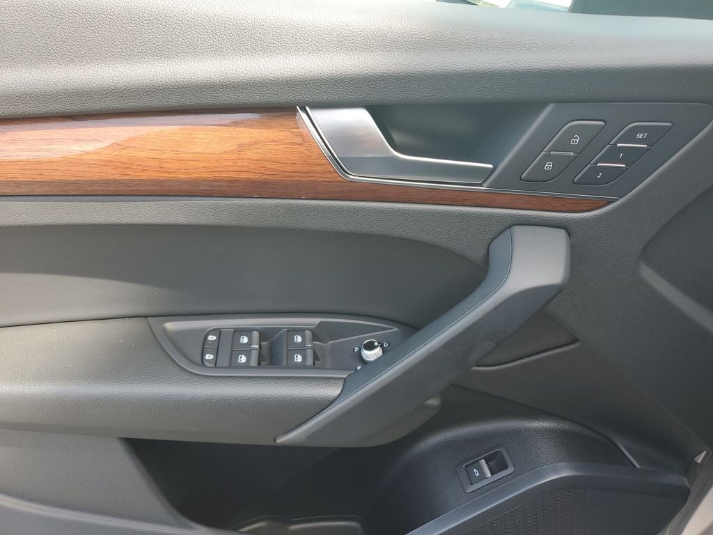 2023 Audi Q5 45 S line Premium quattro