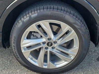 2024 Audi Q7 45 Premium Plus