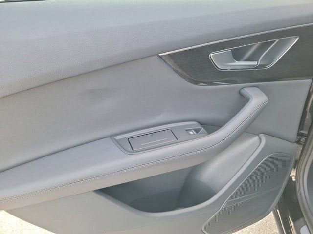 2024 Audi Q7 45 Premium Plus