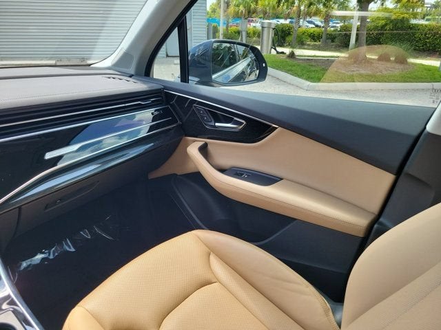 2023 Audi Q7 45 Premium Plus