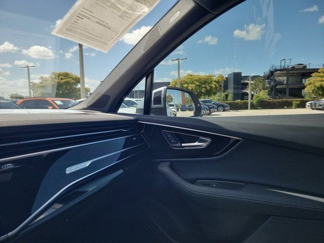 2025 Audi Q7 45 Premium Plus