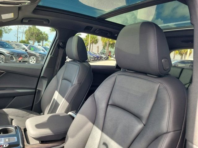 2022 Audi Q7 45 Premium Plus