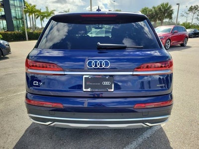 2022 Audi Q7 45 Premium Plus