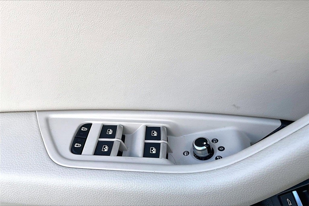 2023 Audi A4 40 Premium quattro