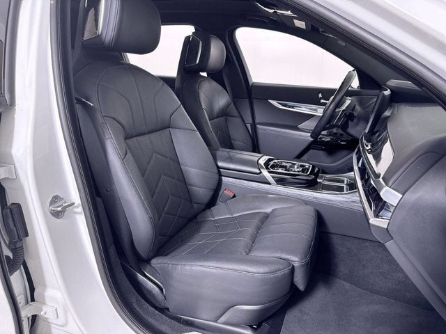 2025 BMW 7 Series 740i