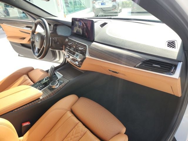 2023 BMW 5 Series 530i