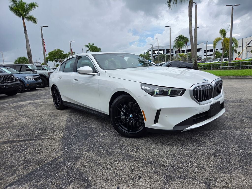 2025 BMW 5 Series 540i xDrive PREMIUM PACKAGE