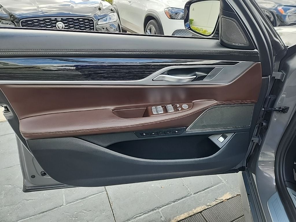 2020 BMW 7 Series 750i xDrive M SPORT, EXECUTIVE PACKAGE, & MORE!!