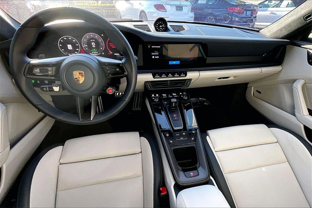 2025 Porsche 911 Carrera 4 GTS