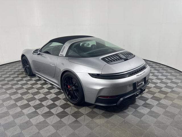 2026 Porsche 911 4 GTS