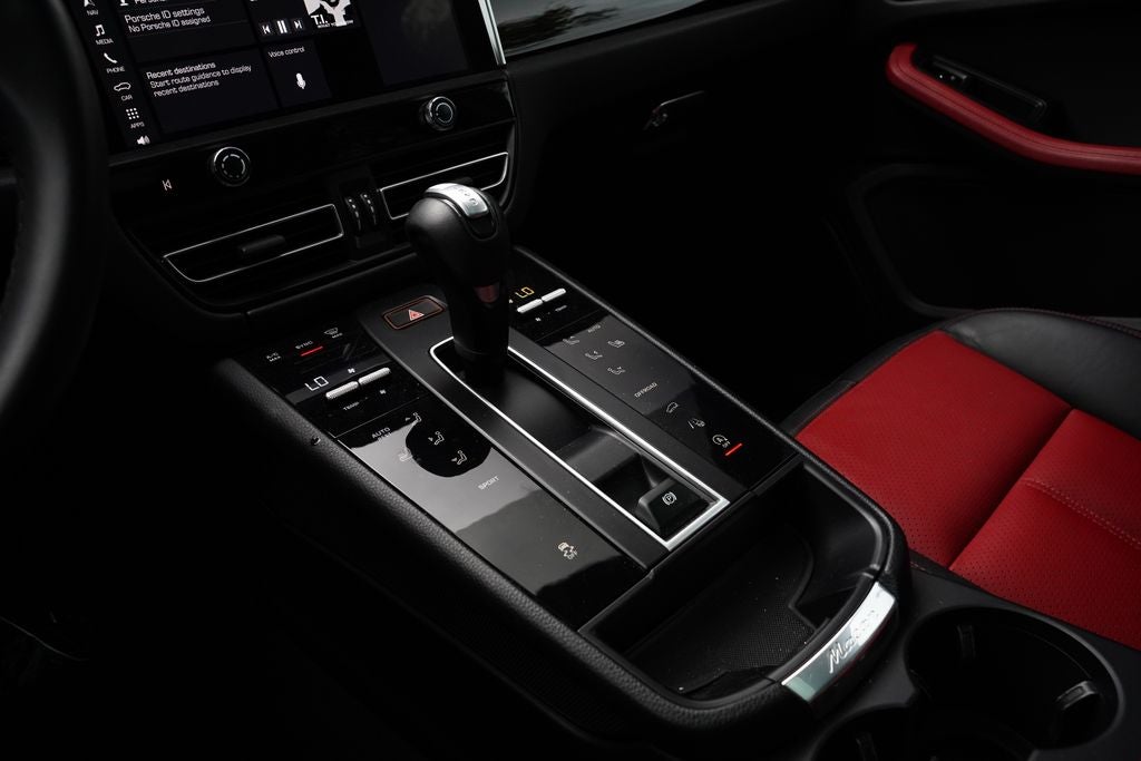 2022 Porsche Macan Base
