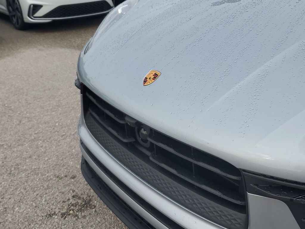 2023 Porsche Macan Base