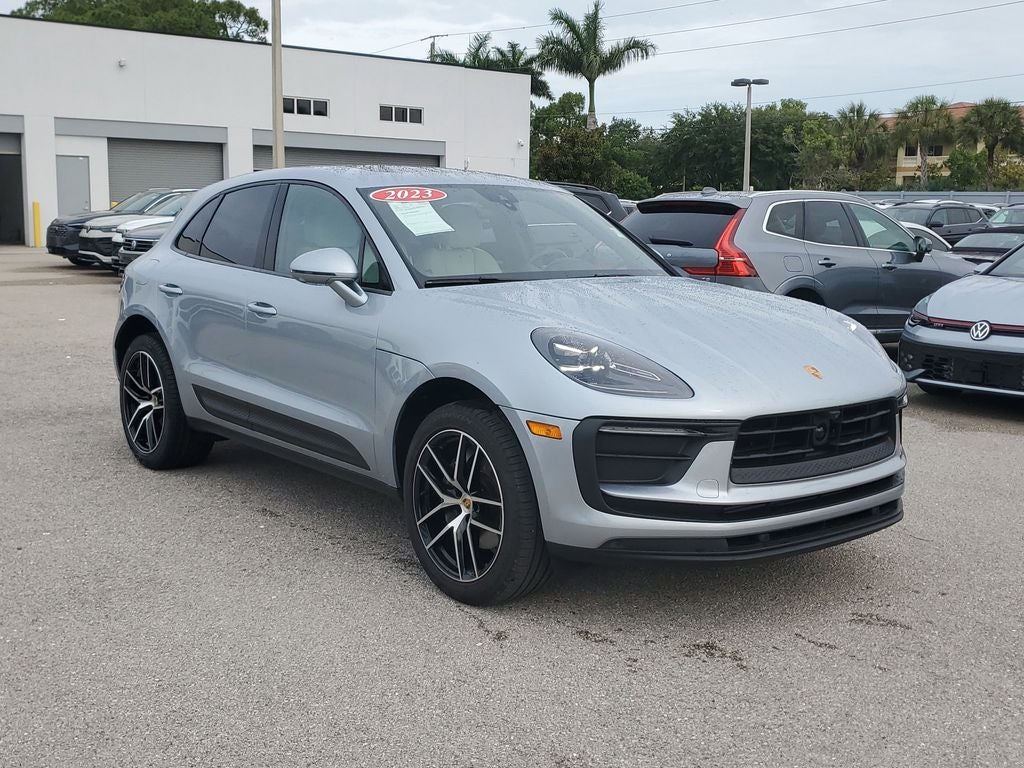 2023 Porsche Macan Base