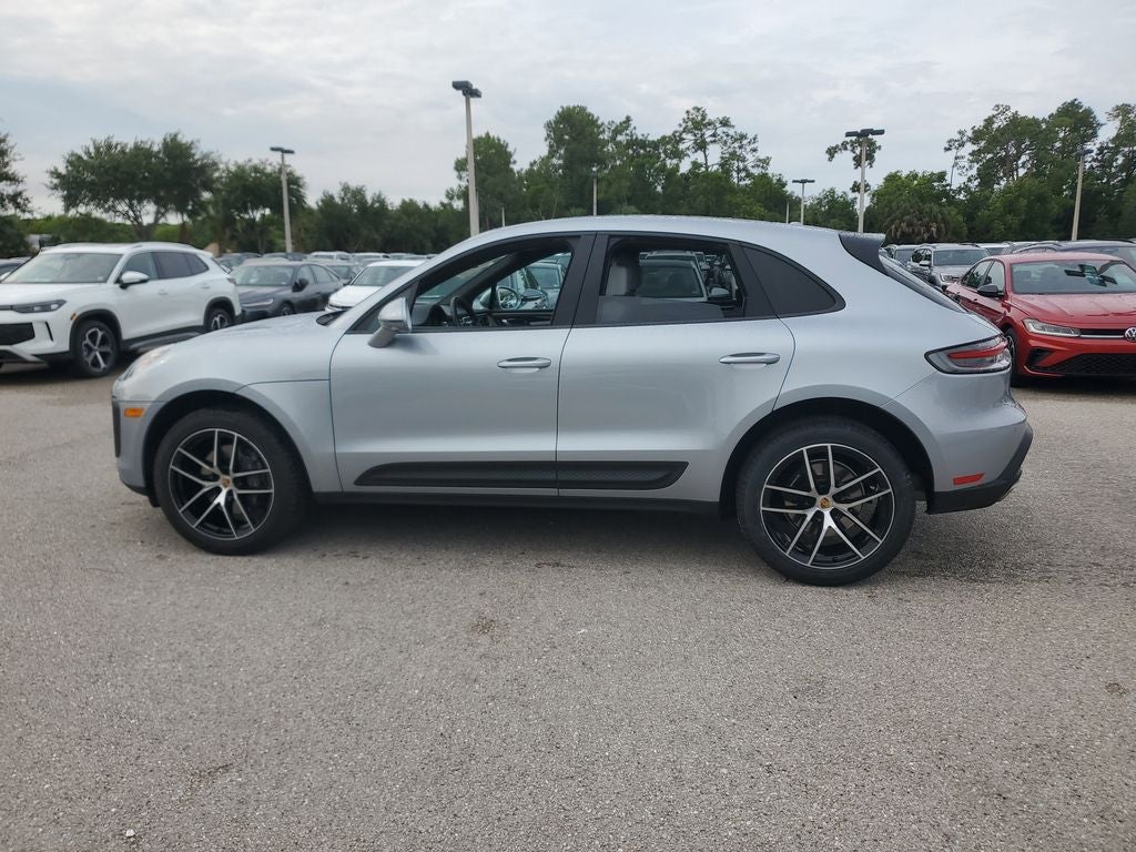 2023 Porsche Macan Base