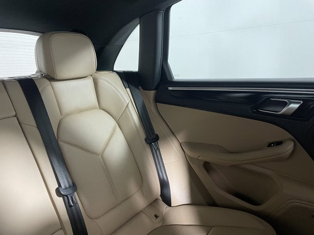 2021 Porsche Macan Base