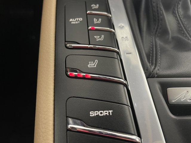 2021 Porsche Macan Base