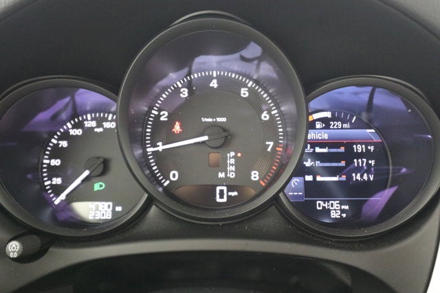 2025 Porsche Macan Base