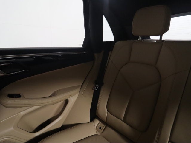 2023 Porsche Macan Base