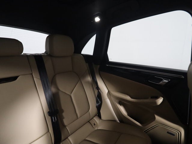 2023 Porsche Macan Base