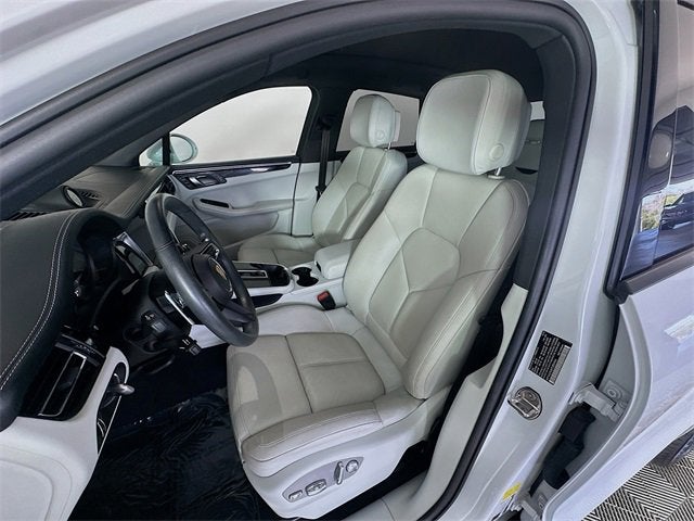 2023 Porsche Macan Base