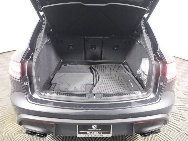 2023 Porsche Macan Base