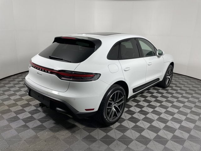 2025 Porsche Macan Base