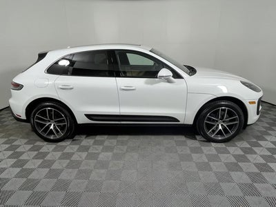 2025 Porsche Macan Base