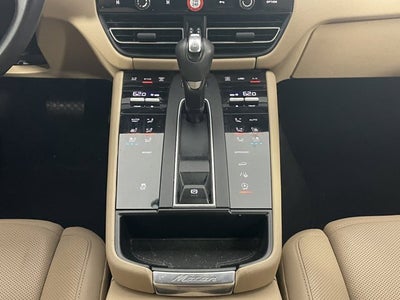 2023 Porsche Macan Base