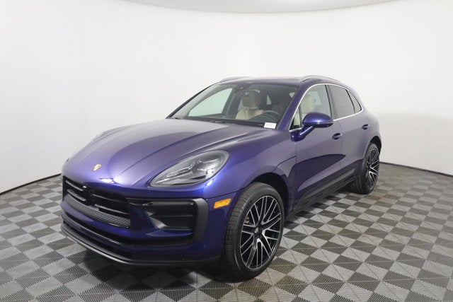 2025 Porsche Macan Base