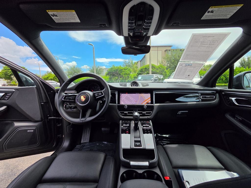 2025 Porsche Macan Base
