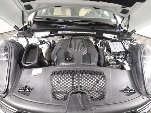 2023 Porsche Macan Base