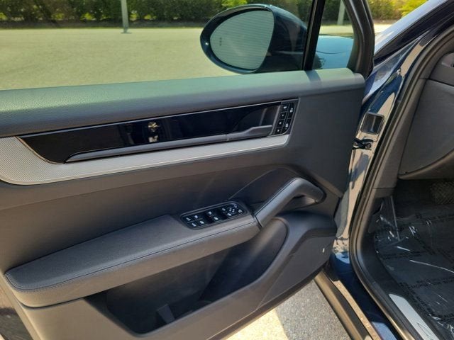 2024 Porsche Cayenne Base