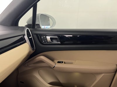 2023 Porsche Cayenne Base