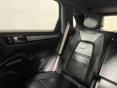 2023 Porsche Cayenne Platinum Edition