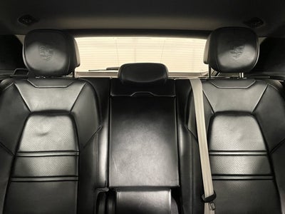 2023 Porsche Cayenne Platinum Edition