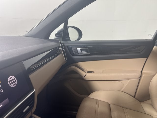 2023 Porsche Cayenne Base
