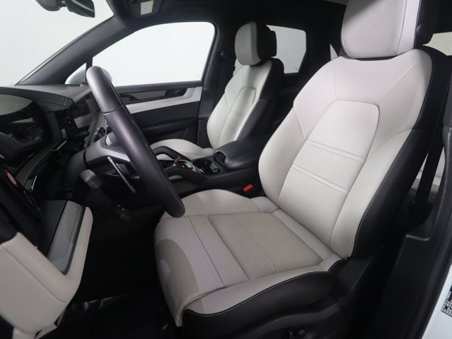 2025 Porsche Cayenne AWD