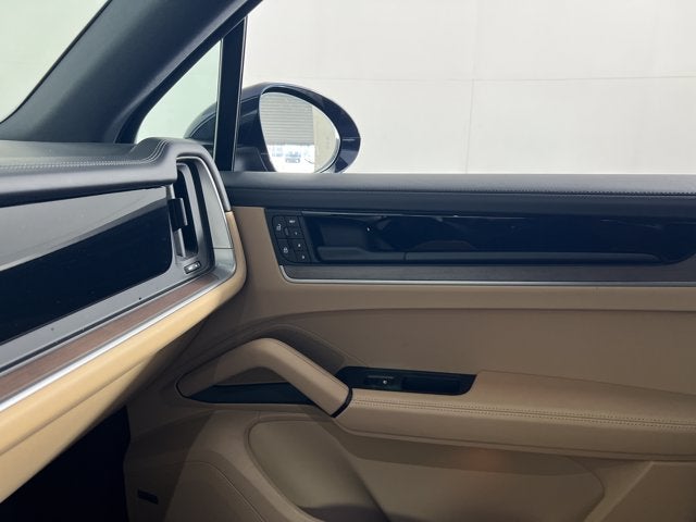 2025 Porsche Cayenne AWD