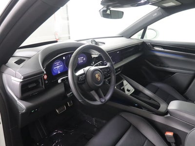 2025 Porsche Macan Electric 4