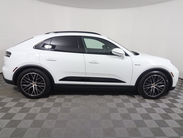 2025 Porsche Macan Electric 4