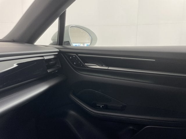 2025 Porsche Macan Electric RWD